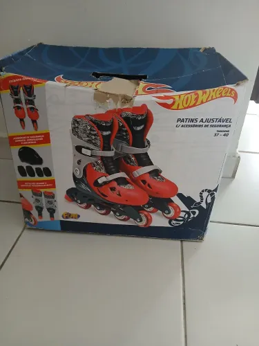 Patins Hotwheels tamanho 37-40