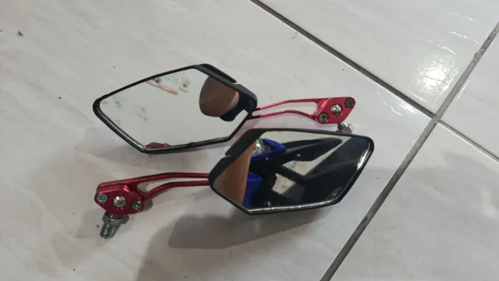 Retrovisor esportivo articulado para motos da honda