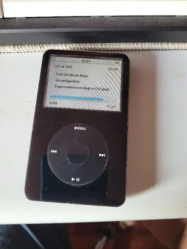 Apple iPod Classic 5.5g 30gb + peças extras