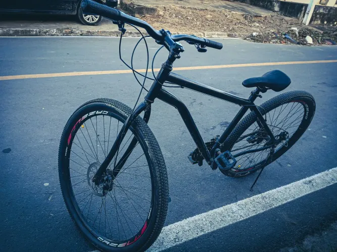 Vendo bicicleta aro 29 penus novos..só com a marcha desregulada