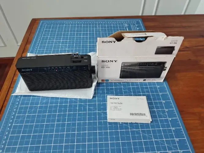 Radio Sony ICF-306