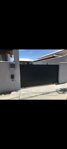 Vendo portão de garagem alumínio preto