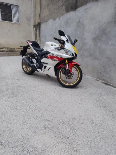 Yamaha R3 2023 - Edição de Aniversário
