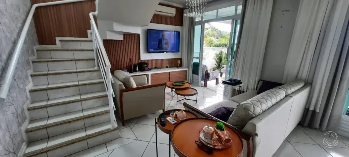 Casa 4 quartos sendo 1 suíte na Praia de Fora em Palhoça