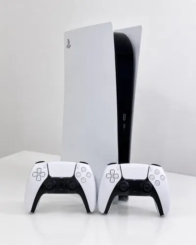 PS5 DIGITAL + 2 CONTROLES + JOGOS