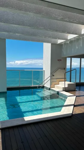 Vendo apartamento vista permanente para o mar. 