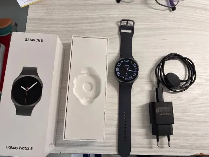 Samsung Galaxy Watch 8 44mm LTE - NOVÍSSIMO!