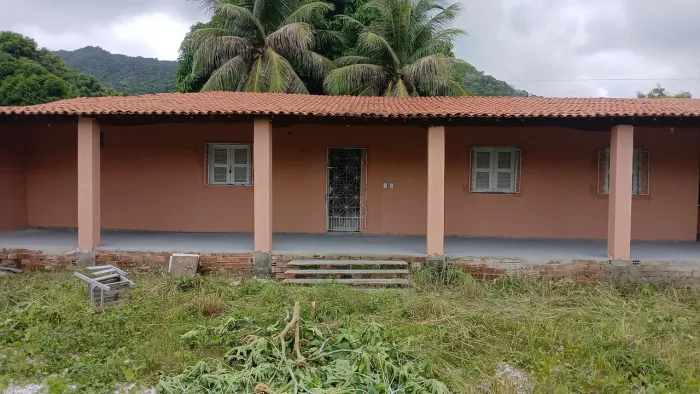 CASA LINDA NOVA E BARATA VARANDA CABE 18 REDES