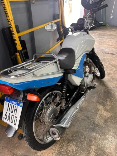 Moto em boas condições. Honda cargo