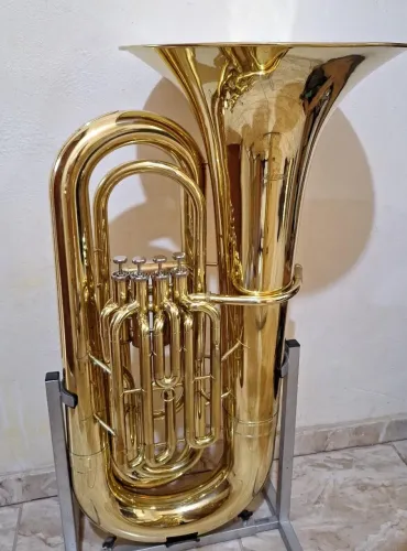 Tuba Kings U.S.A 4/4 de 4 pistos em Sib.<br>