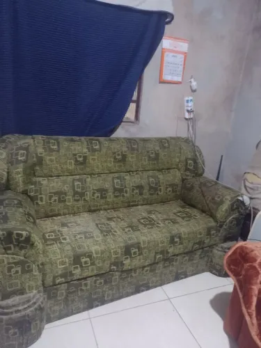 Sofá 3 lugares ótimo