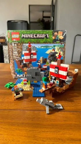 LEGO Minecraft o Navio Pirata