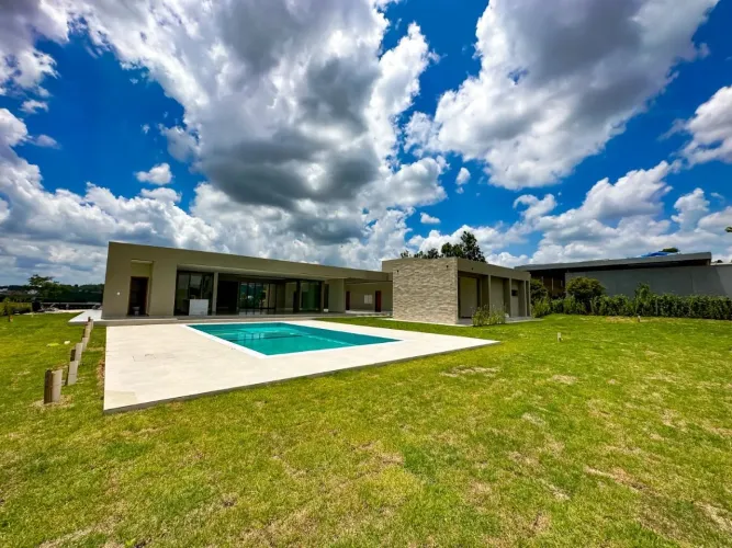Casa à venda em condomínio fechado em Itu | 572m² em Terras de São José II | CA4946