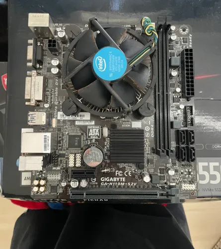 Conjunto placa mãe gigabyte + processador i5 7400