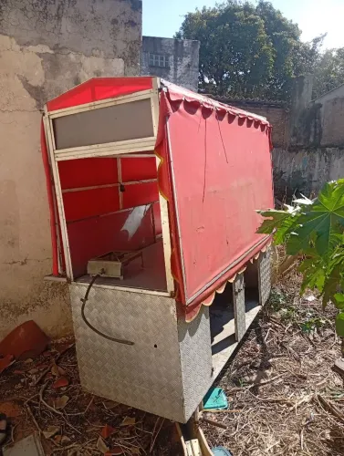 Carrinho de lanches e bebidas