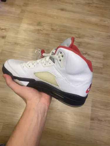 Jordan 5 fire red