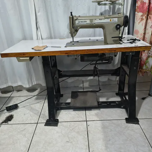 Máquina de costura Singer