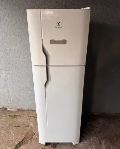 Geladeira Electrolux duplex frost free semi nova