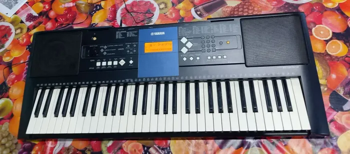 Teclado yamara psr E333