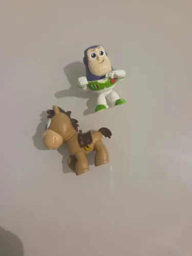 miniaturas disney toy story buzz e bala no alvo