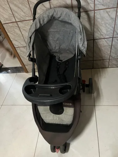 Carrinho de bebê cosco
