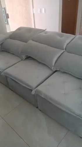 Sofá reclinável retrátil 