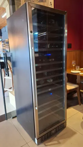 Adega Inox pars vinhos 134 garrafas