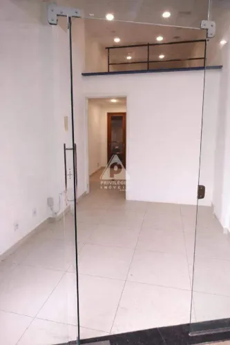 Loja Comercial no A4 Office | 39 m² com Mezanino em Localização Estratégica no Recreio dos