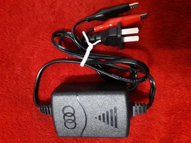 Carregador de bateria moto