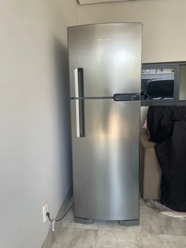 Geladeira Brastemp 375 litros inox 