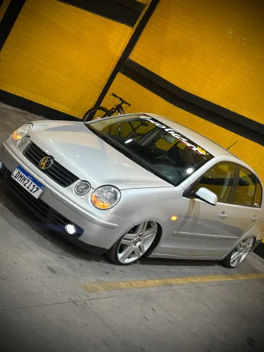 Volkswagen Polo Sed./sed. Comf. 2.0/2.0 Flex 8V 4P 2004