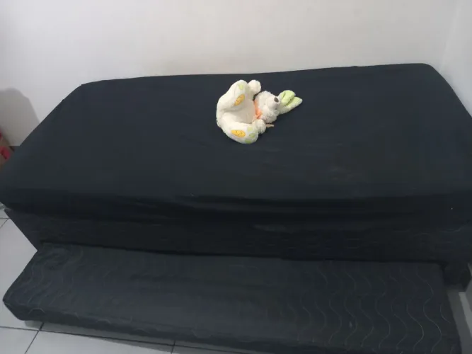 Cama de solteiro + cama auxiliar