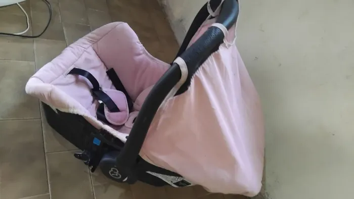 Bebê conforto, rosa menina