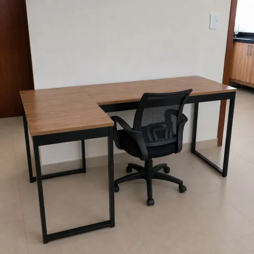 Mesinha em L + Cadeira nova caixa! Entrego em toda Maceió.