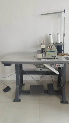 Maquina overloque industrial
