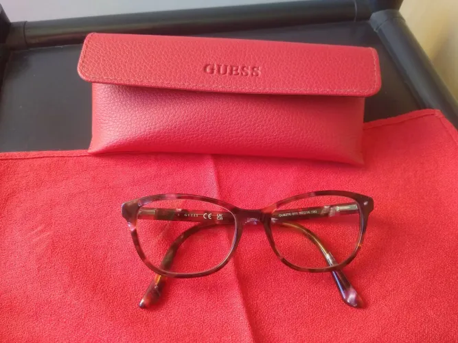 ÓCULOS GUESS TARTARUGA (novos)