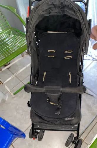 Carrinho de bebê passeio
