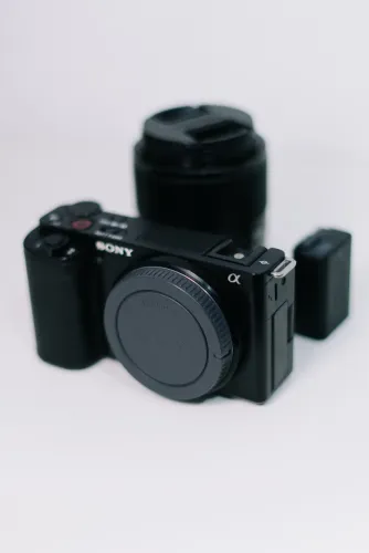 Camera Sony ZV-E10 + Lente Viltrox 23mm f/1.4