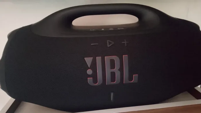 Vendo caixa JBL nova