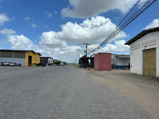 Galpão com 300 m2 em Parnamirim RN - Condomínio Fechado
