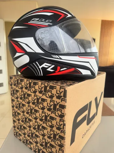 Capacete Fly tamanho 58 Novinho
