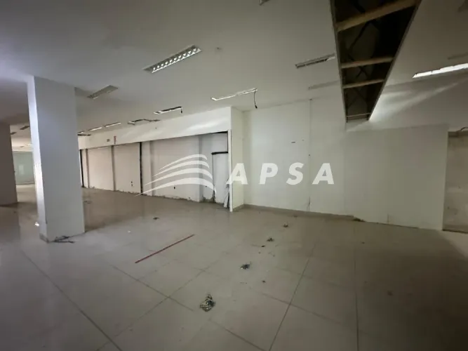 EXCELENTE LOJA DE RUA LOCALIZADA EM UM DOS PONTOS MAIS MOVIMENTADOS DE MADUREIRA, NA RUA D