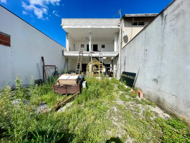 Imperdível Casa à Venda em Jacareí-SP: 2 Quartos, 2 Suítes, 3 Salas, 3 Banheiros, 4 Vagas,
