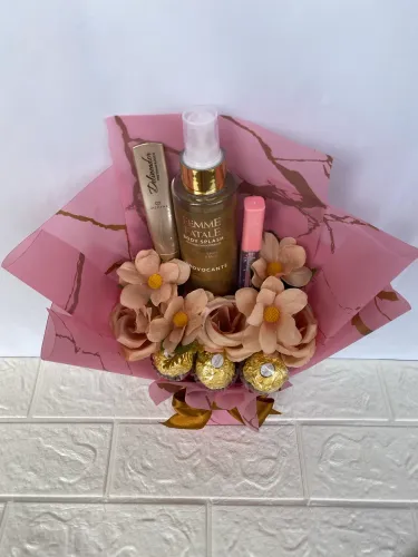 Presente Feminino Elegante | Flores, Ferrero Rocher e Perfume