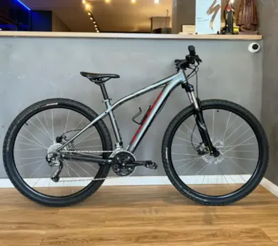 Specialized Rockhopper 2016 - Semi Nova - Tamanho M