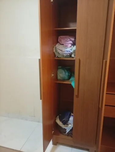 Guarda roupa quase novo pouco tempo de uso motivo da venda tenho que entregar a casa