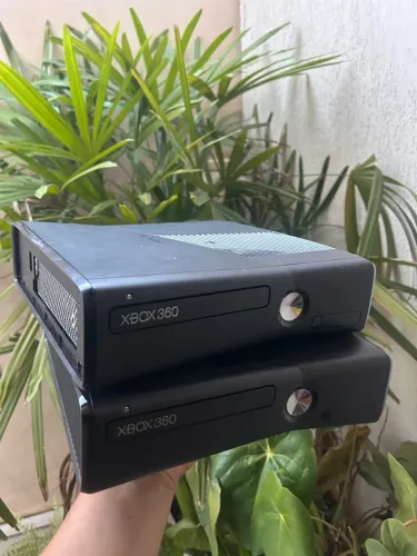 02 XBOX 360 SLIM