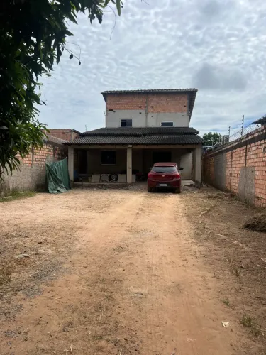 Casa de 2 pisos em fase final de acabamento 