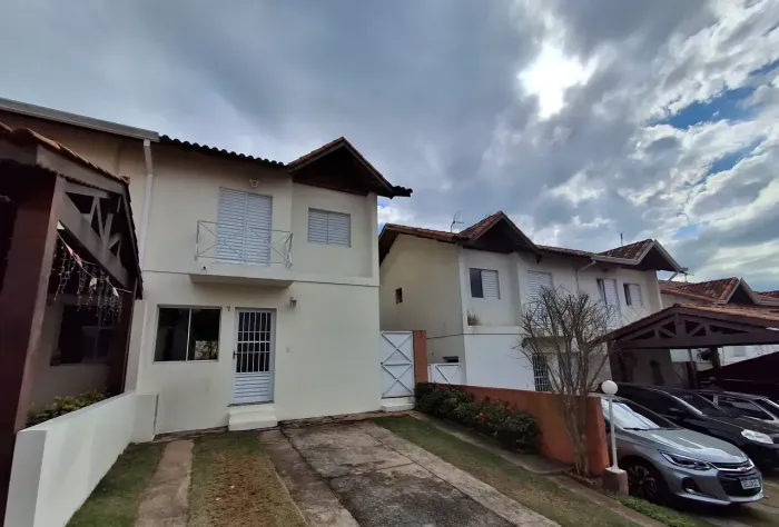 Imóvel para aluguel possui 80 metros quadrados com 2 quartos em Granja Viana - Cotia - SP
