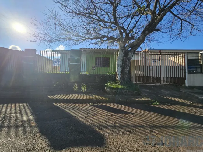 Casa Residencial com 2 quartos para alugar por R$ 1100.00, 95.00 m2 - JARDIM TIBAGI - APUC